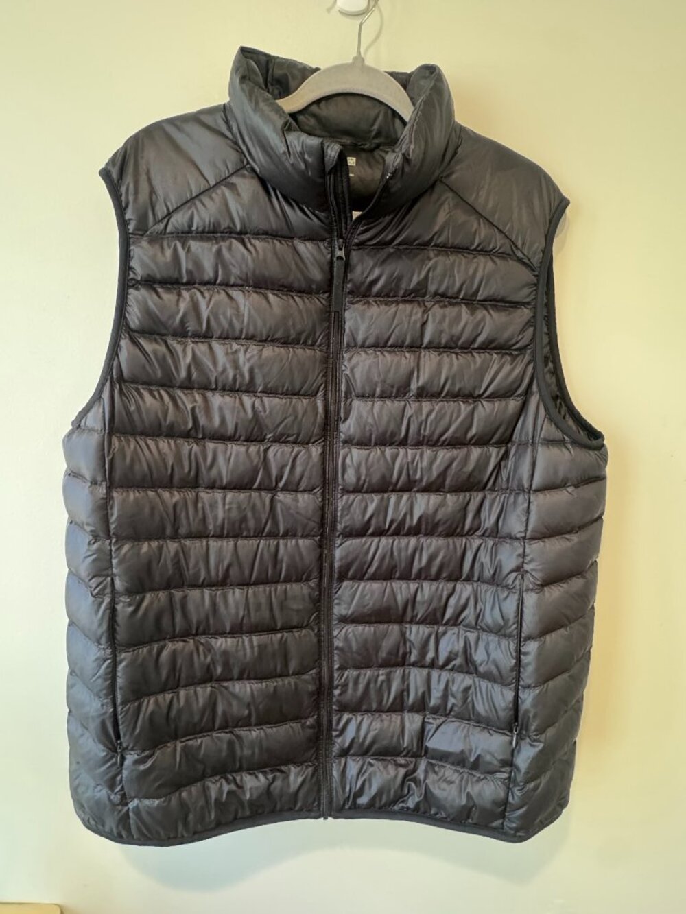 Uniqlo Lightweight Down Vest – Black – Men’s XL 🔥